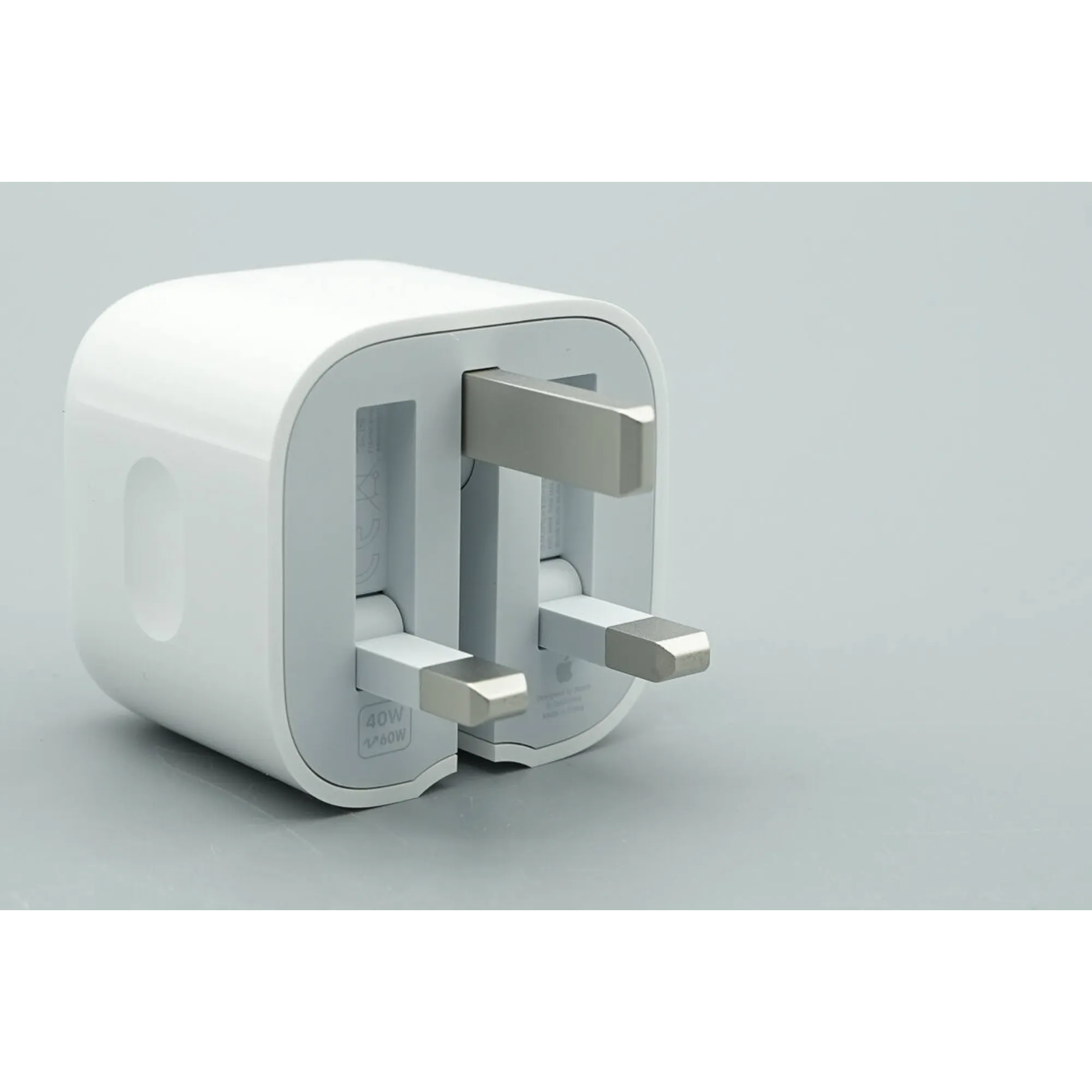 Apple 40W Dynamic Power Adapter with 60W Max, 3-pin design